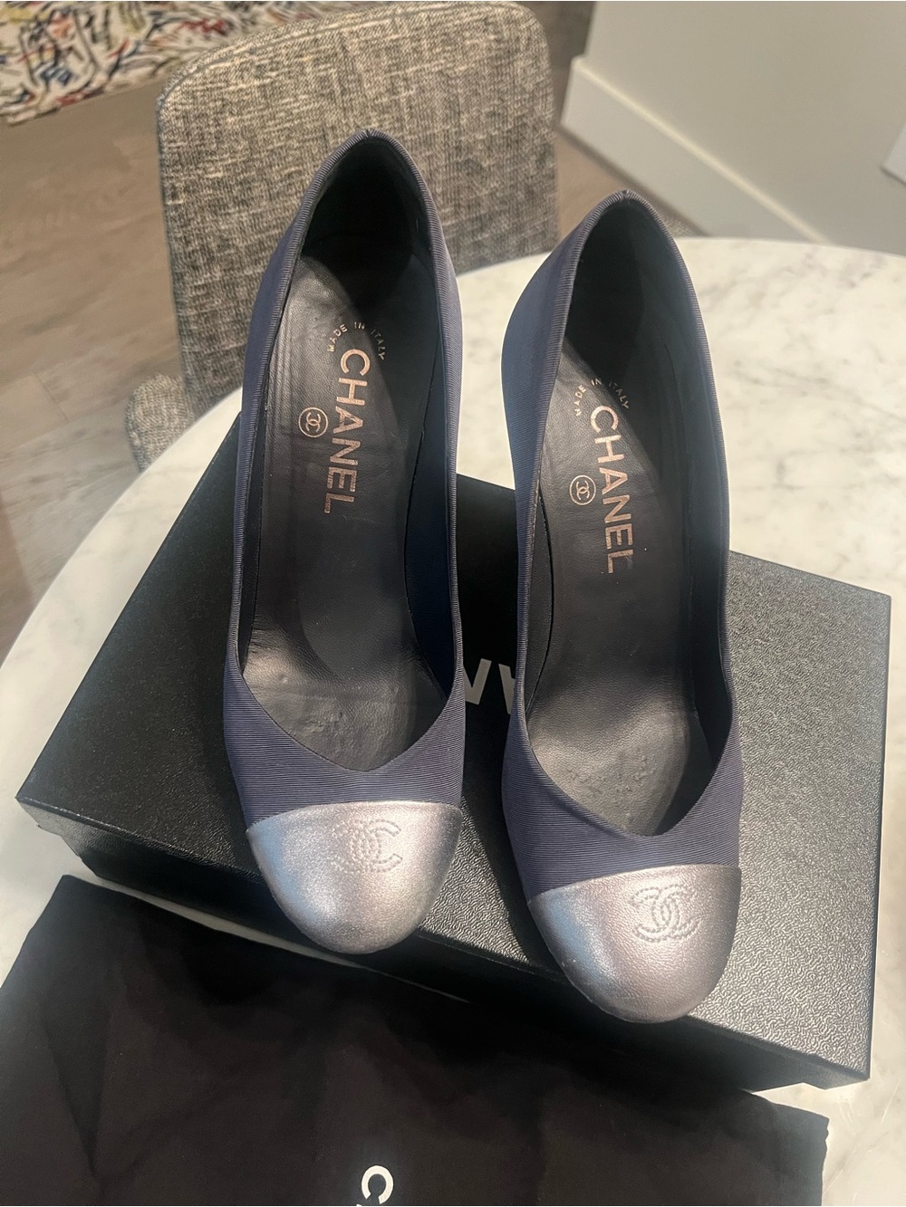 CHANEL Navy Pumps with Silver Cap Toe